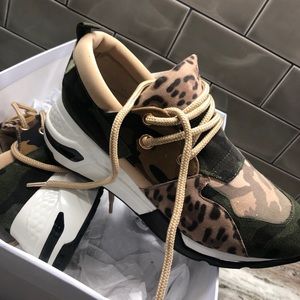 Steve Madden Sneakers